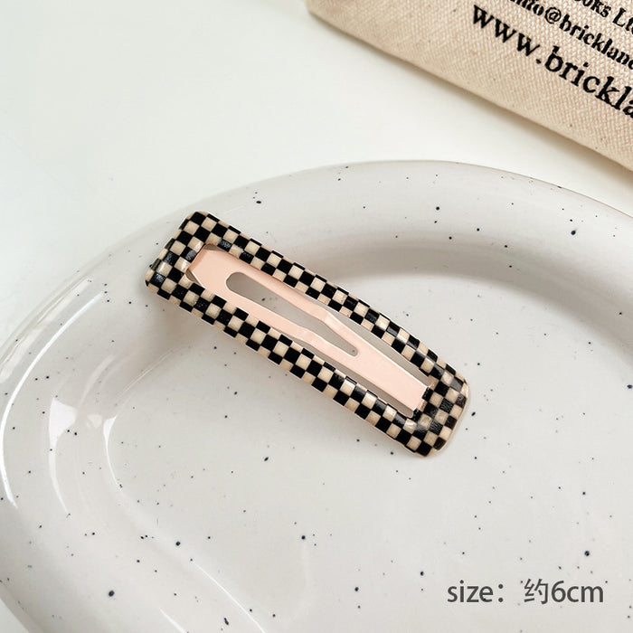 Unique black and white checkered girl hair clip with no trace side clip, suitable for bangs and hair accessories