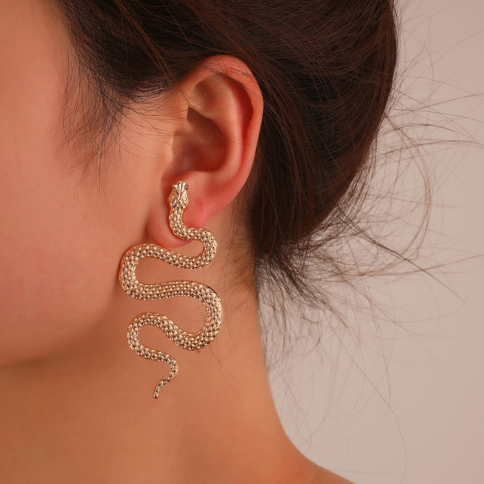 Fashionable and Bold Snake-Shaped Stud Earrings with Unique Personality