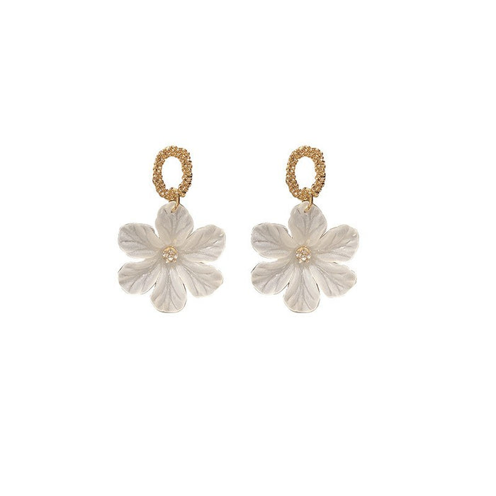 Petal Earrings Create A Fresh and Versatile Appearance