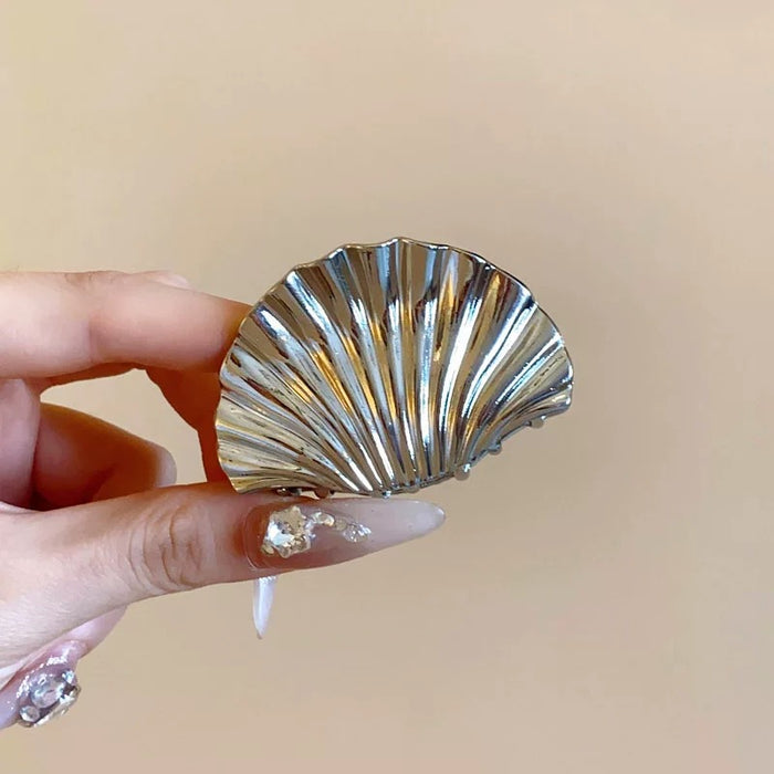 Fashionable and Minimalist Hair Clip with Shell Design, Creating Elegant Hairstyles