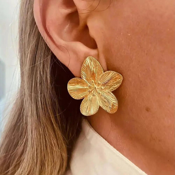 Exaggerated High-end Metal Gold Flower Earrings