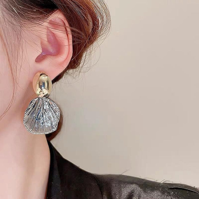 Luxury Shell Design Women's Earstuds