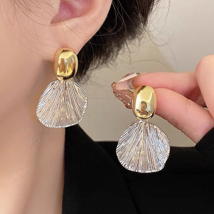 Luxury Shell Design Women's Earstuds