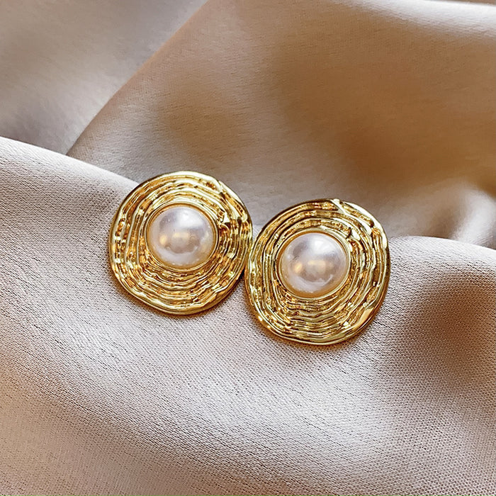 Unique Pearl Hat Hoop Earrings: Stand out with this Trendy Ear Accessory