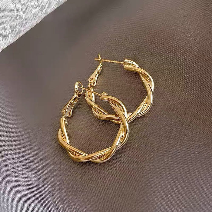 Fashionable Geometric Twist Dangle Earrings for Women