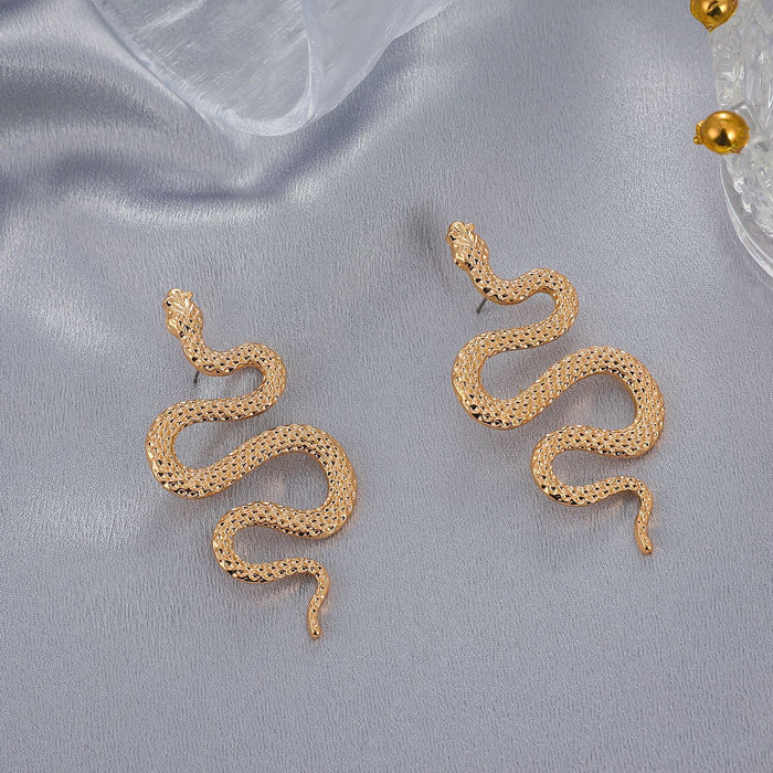 Fashionable and Bold Snake-Shaped Stud Earrings with Unique Personality