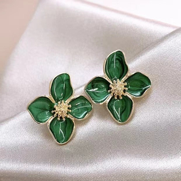 Unique, simple and elegant four leaf clover earrings