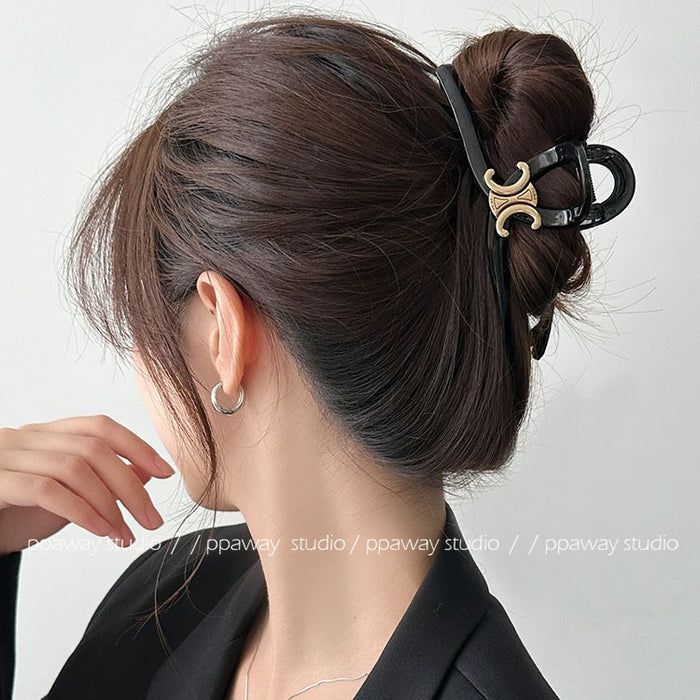 Elegant and Refined Hair Clip with Superior Quality for Stylish Women