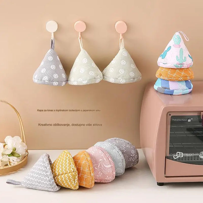 High-temperature oven gloves with triangular insulation cover