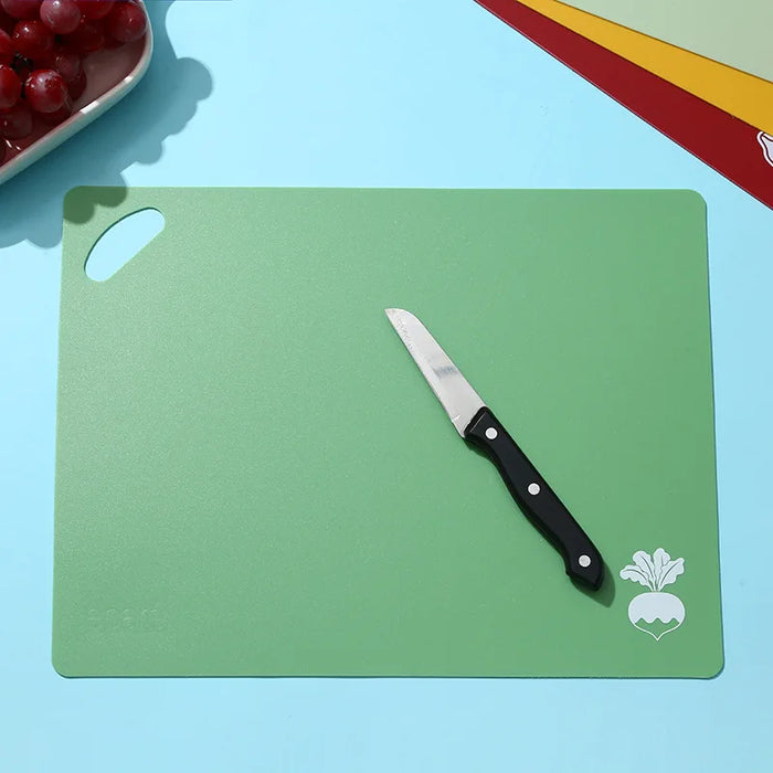 Thickened PP Chopping Board, Portable and Simple, Anti-Mold and Slip-Resistant, Food-Grade and Hangable