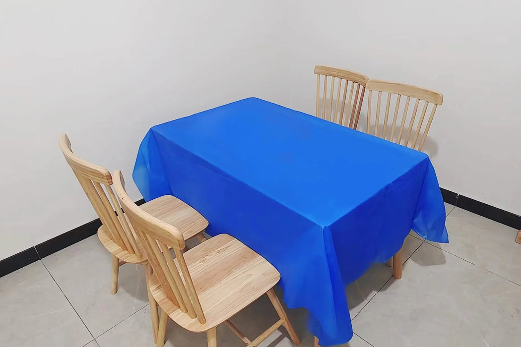 Disposable plastic tablecloths for birthday parties