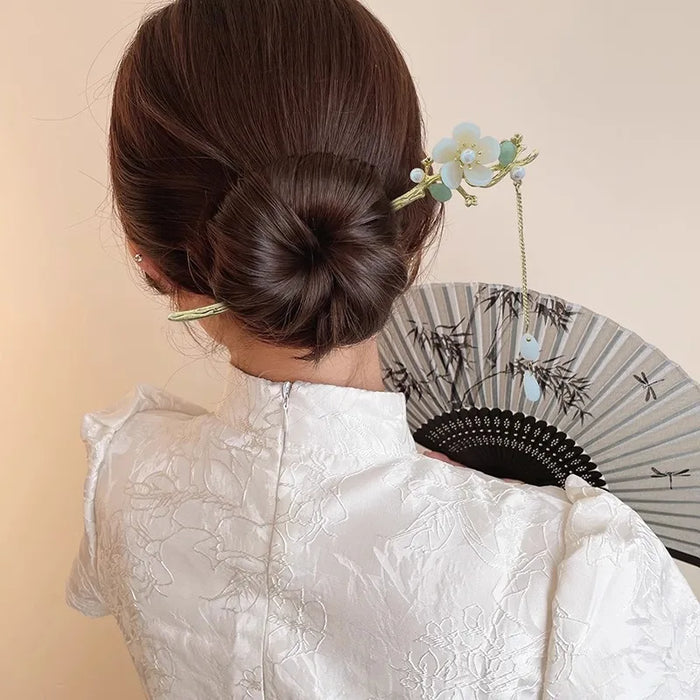 Elegant Hairpin with Tassel and Flower Design for Women's Traditional Chinese Dress