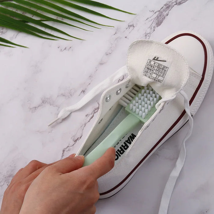 The shoe brush has a five-sided function.