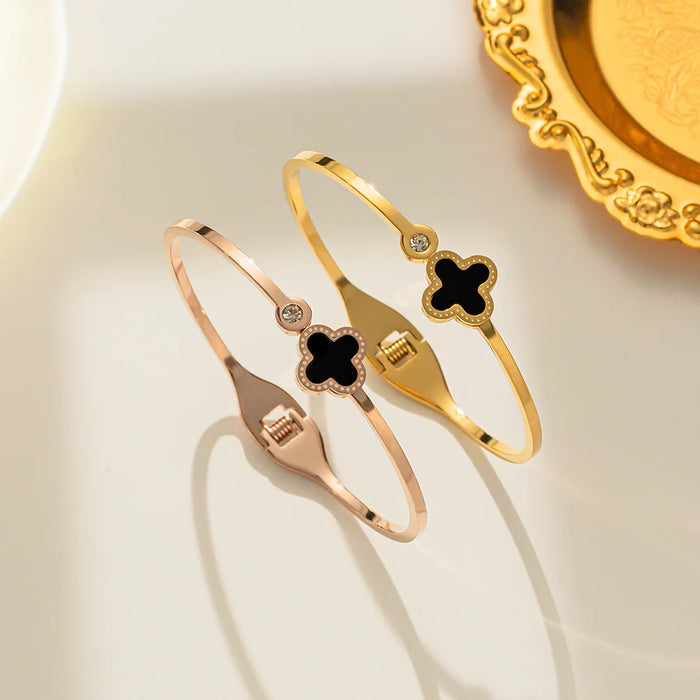 Fashionable Women's Minimalist Four Leaf Clover Bracelet