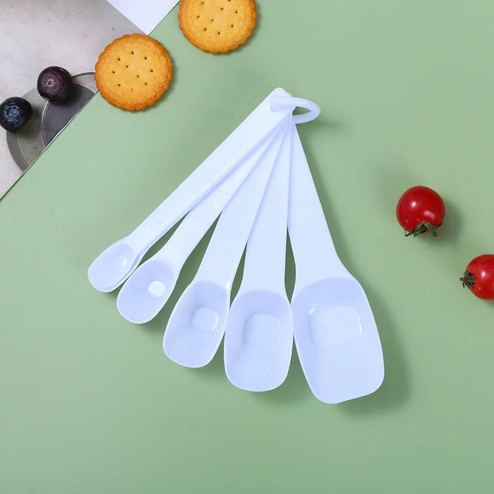 High temperature baking and pastry kit with cake cream spatula, rubber spatula and stirring knife