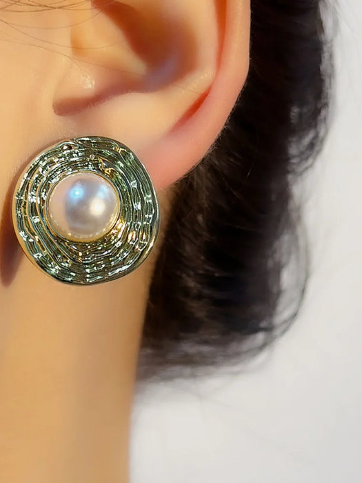 Unique Pearl Hat Hoop Earrings: Stand out with this Trendy Ear Accessory