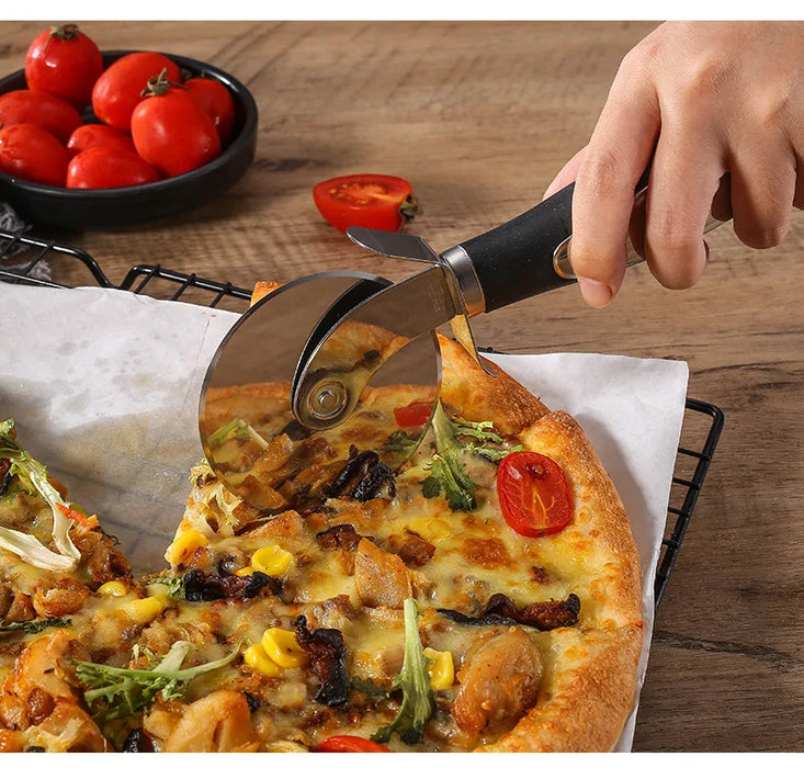 Roller stainless steel pizza cutter shovel